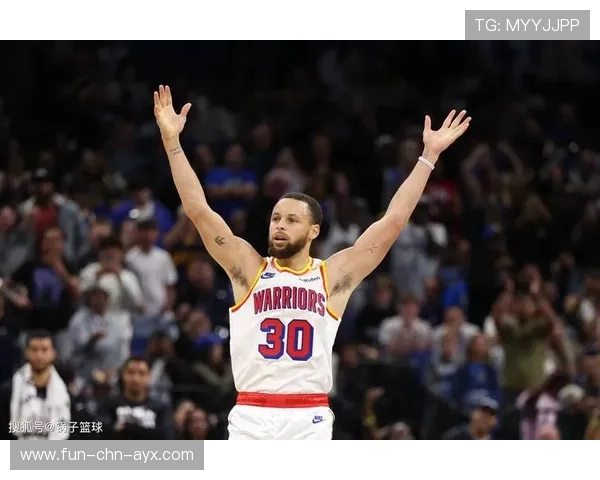 库里再展绝佳手感，勇士三分雨压制对手